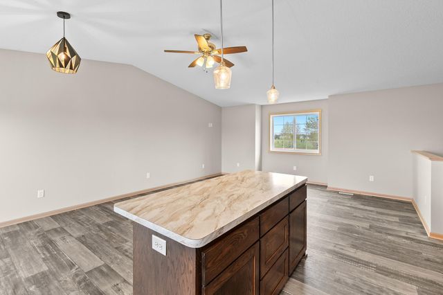 7711 Rolling Meadows Circle, Pine City, MN 55063