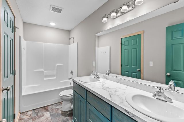7711 Rolling Meadows Circle, Pine City, MN 55063