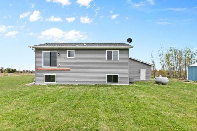 7711 Rolling Meadows Circle, Pine City, MN 55063