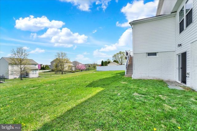 3128 S KING RICHARDS CT S, York, PA 17408