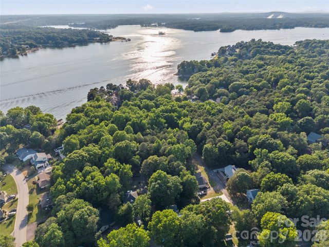 3072 Point Clear Drive, Tega Cay, SC 29708