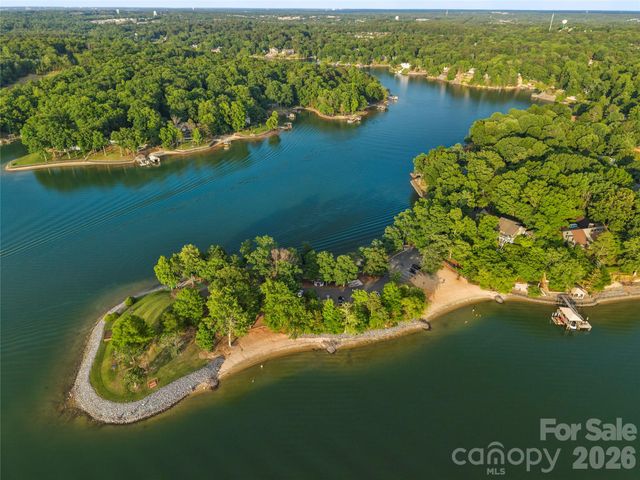 3072 Point Clear Drive, Tega Cay, SC 29708