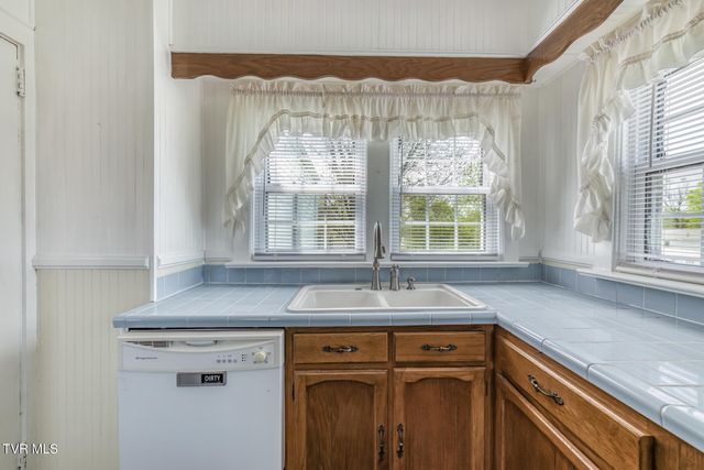 203 School Avenue, Blountville, TN 37617