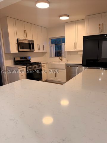 18608 SW 93rd Pl, Cutler Bay, FL 33157