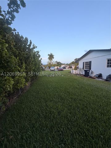 18608 SW 93rd Pl, Cutler Bay, FL 33157