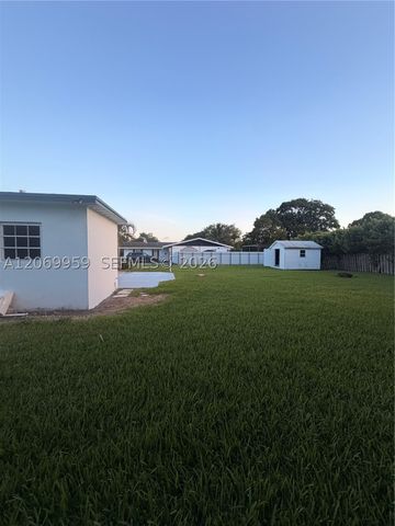 18608 SW 93rd Pl, Cutler Bay, FL 33157