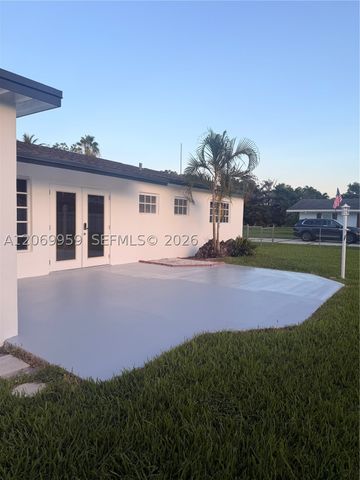 18608 SW 93rd Pl, Cutler Bay, FL 33157
