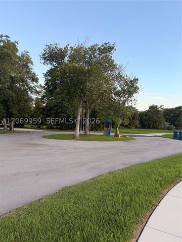 18608 SW 93rd Pl, Cutler Bay, FL 33157