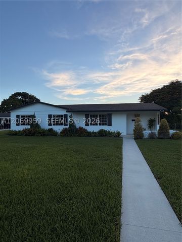 18608 SW 93rd Pl, Cutler Bay, FL 33157