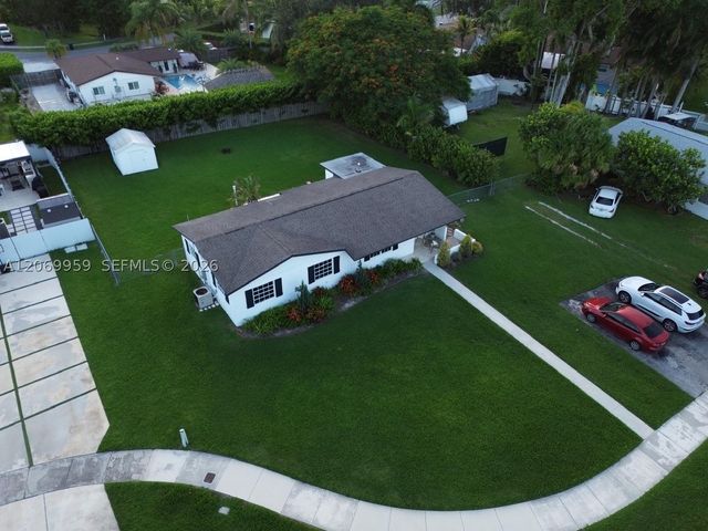 18608 SW 93rd Pl, Cutler Bay, FL 33157