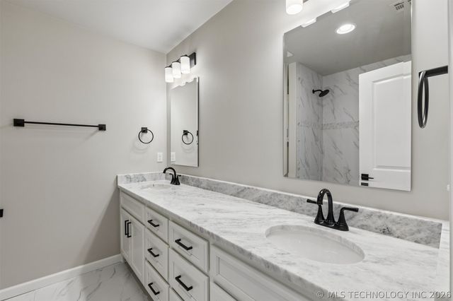 690 E 149th Street S, Glenpool, OK 74033