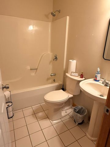 128 Tannery Rd, Westfield, MA 01085