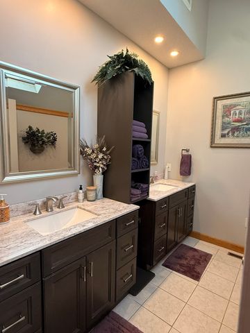 128 Tannery Rd, Westfield, MA 01085