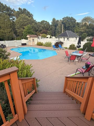 128 Tannery Rd, Westfield, MA 01085