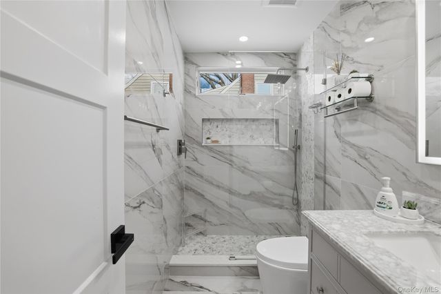 215 Monroe Street, Franklin Square, NY 11010