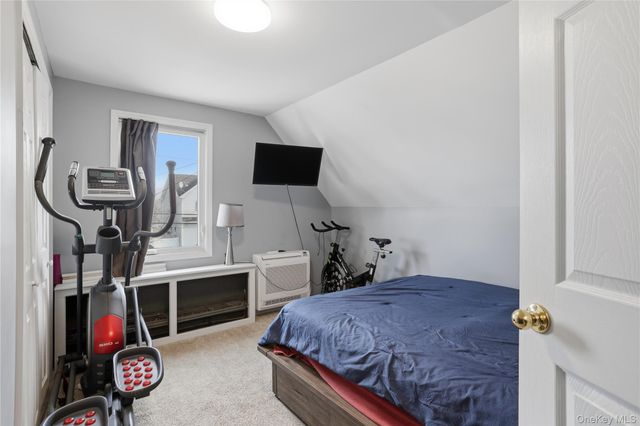 215 Monroe Street, Franklin Square, NY 11010