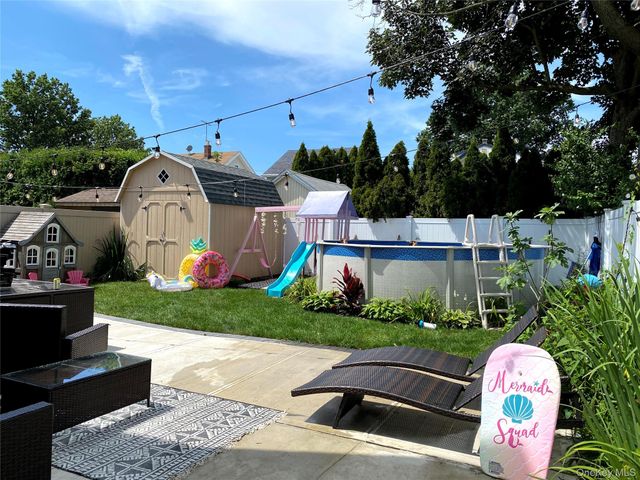 215 Monroe Street, Franklin Square, NY 11010