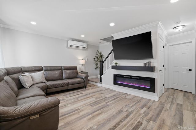 215 Monroe Street, Franklin Square, NY 11010