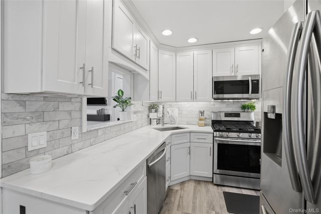 215 Monroe Street, Franklin Square, NY 11010