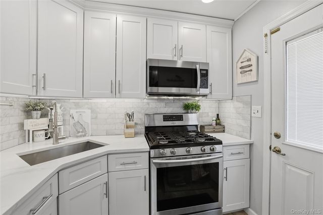 215 Monroe Street, Franklin Square, NY 11010