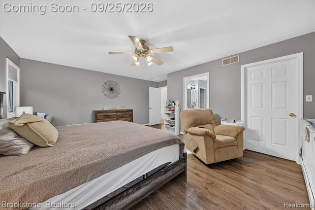 5390 Dillon Drive, White Lake, MI 48383