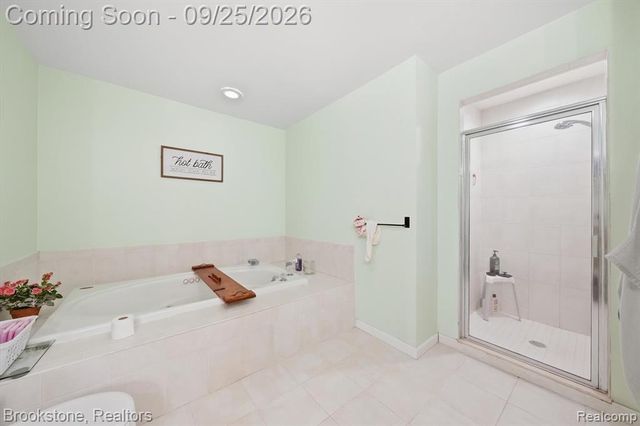 5390 Dillon Drive, White Lake, MI 48383