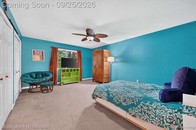 5390 Dillon Drive, White Lake, MI 48383