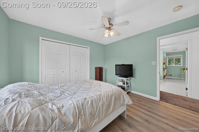 5390 Dillon Drive, White Lake, MI 48383
