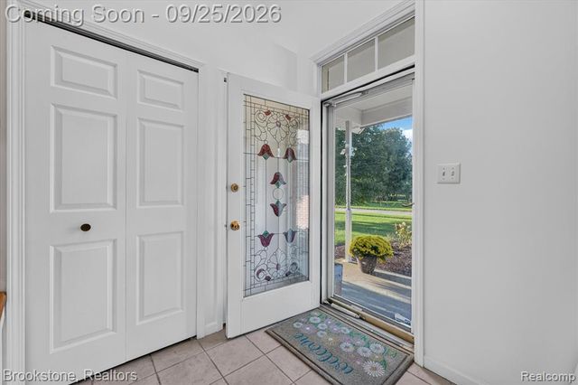 5390 Dillon Drive, White Lake, MI 48383
