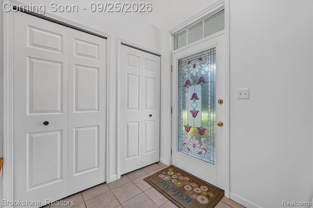 5390 Dillon Drive, White Lake, MI 48383