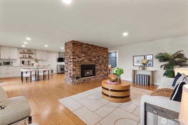 16127 SE 5th Street, Bellevue, WA 98008