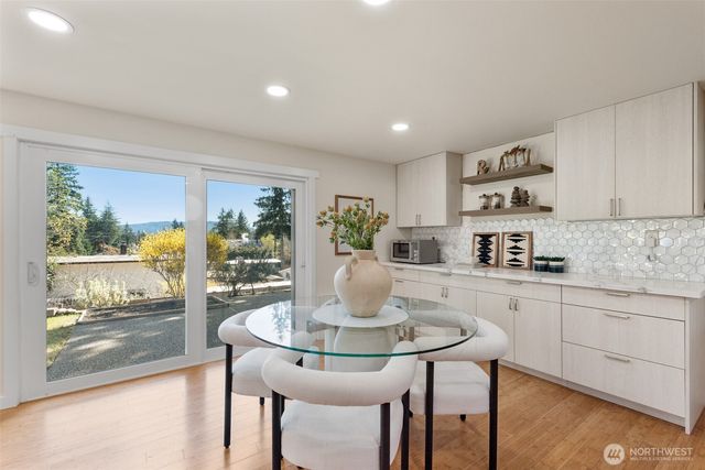 16127 SE 5th Street, Bellevue, WA 98008