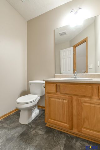 1818 Sawyer Street, Lincoln, NE 68505