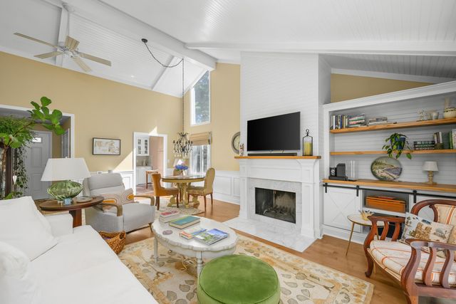 241 Seaward UNIT 241, Teaticket, MA 02536
