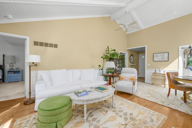 241 Seaward UNIT 241, Teaticket, MA 02536