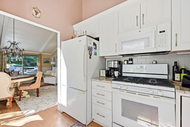 241 Seaward UNIT 241, Teaticket, MA 02536