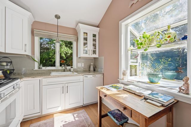 241 Seaward UNIT 241, Teaticket, MA 02536