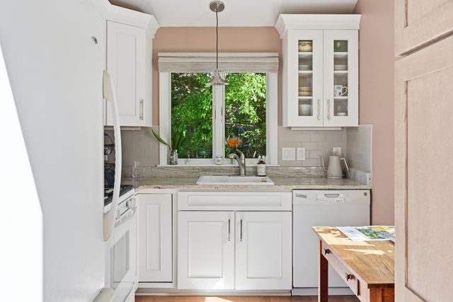 241 Seaward UNIT 241, Teaticket, MA 02536