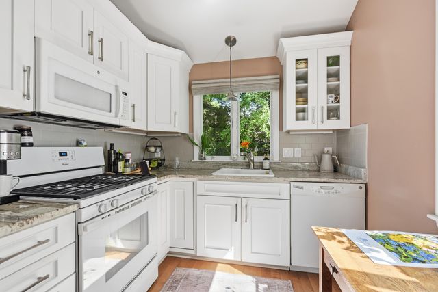 241 Seaward UNIT 241, Teaticket, MA 02536