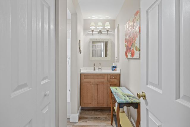 241 Seaward UNIT 241, Teaticket, MA 02536