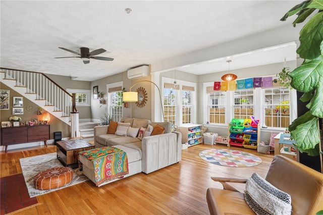 17 Mason Avenue, Cranston, RI 02910