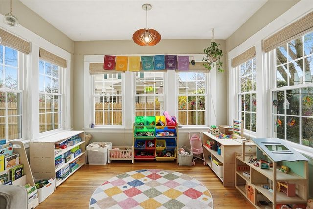 17 Mason Avenue, Cranston, RI 02910