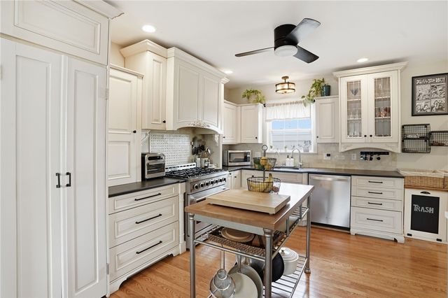 17 Mason Avenue, Cranston, RI 02910