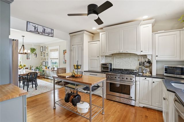 17 Mason Avenue, Cranston, RI 02910