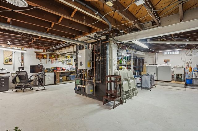 17 Mason Avenue, Cranston, RI 02910