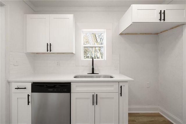 10515 E Lake Drive, Independence, MO 64053