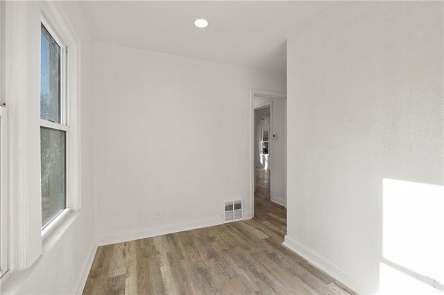 10515 E Lake Drive, Independence, MO 64053