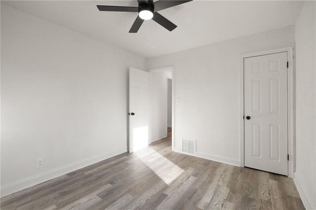 10515 E Lake Drive, Independence, MO 64053