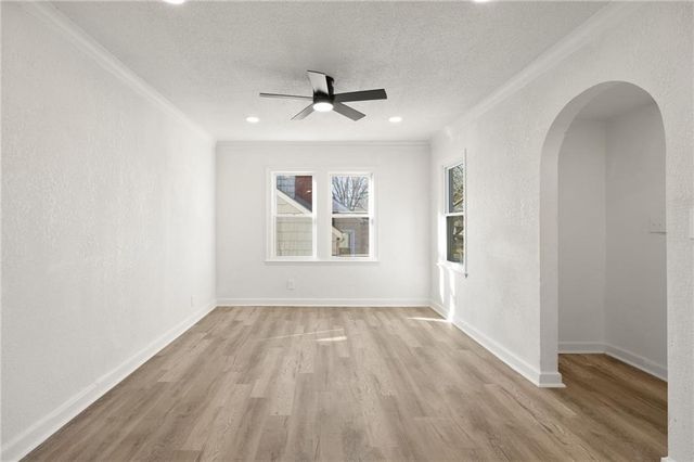 10515 E Lake Drive, Independence, MO 64053