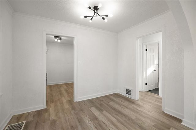 10515 E Lake Drive, Independence, MO 64053